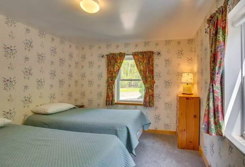 Lakeview Maine Retreat W/ Fire Pit, Grill & Canoe