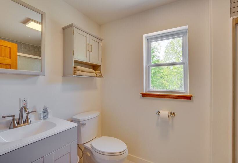 Lakeview Maine Retreat W/ Fire Pit, Grill & Canoe