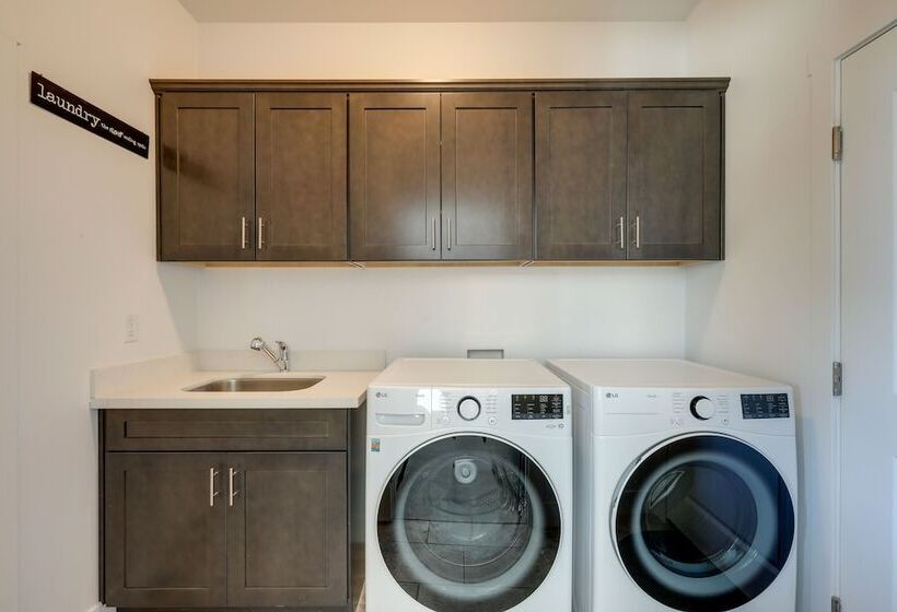 Bellemont Family Home W/ Yard   Hike, Ski, Explore