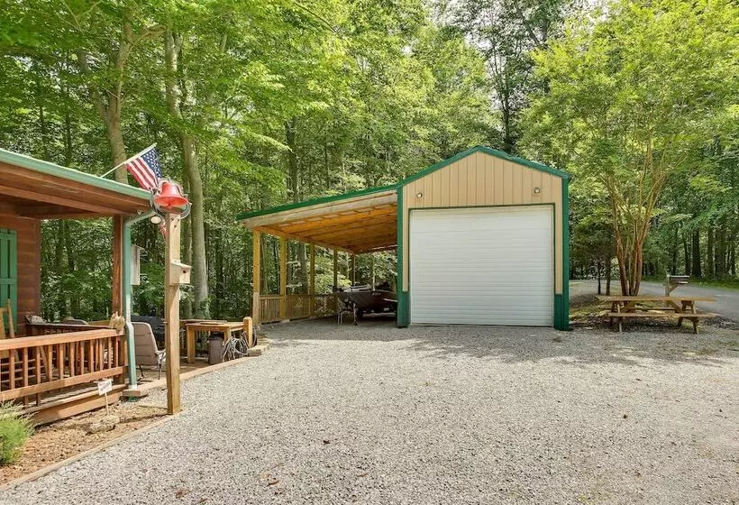Byrdstown Cabin   W/ Fire Pit, Near Marina & Lake!