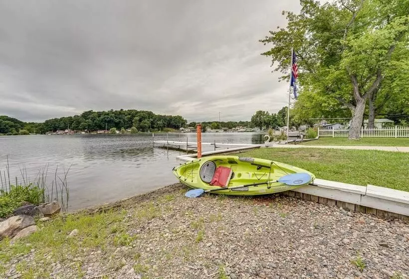 Charming Battle Creek Cottage W/ Dock!