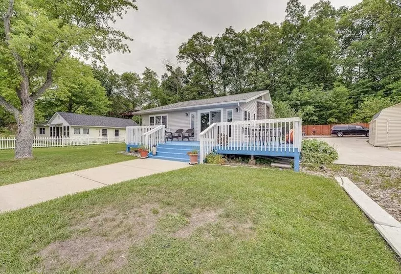 Charming Battle Creek Cottage W/ Dock!