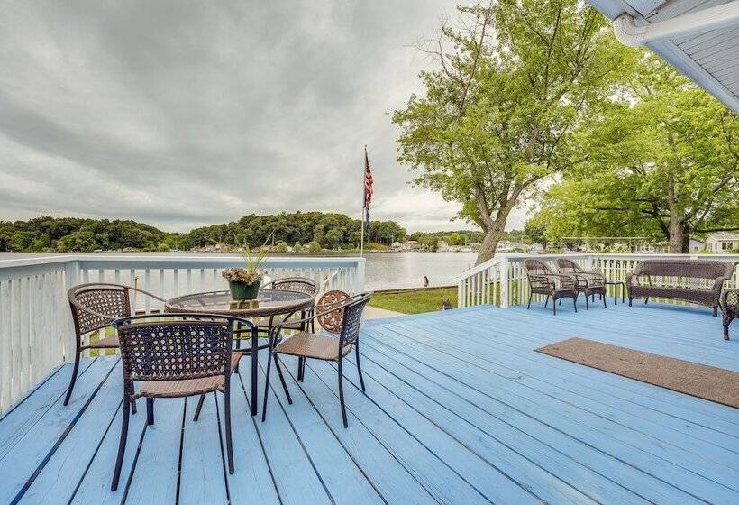 Charming Battle Creek Cottage W/ Dock!