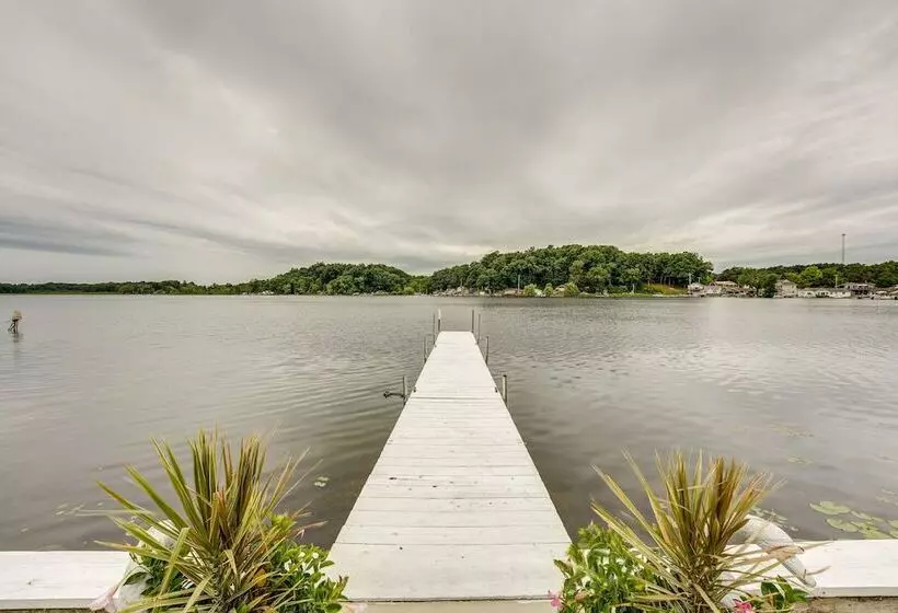 Charming Battle Creek Cottage W/ Dock!