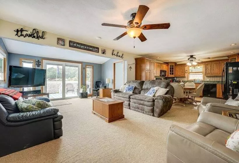 Charming Battle Creek Cottage W/ Dock!