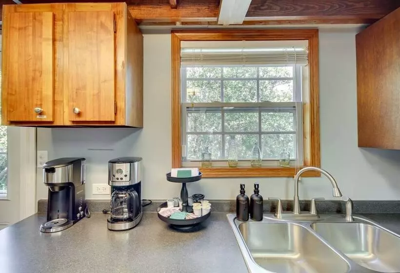 Charming Bay St Louis Home: Deck, On Canal!