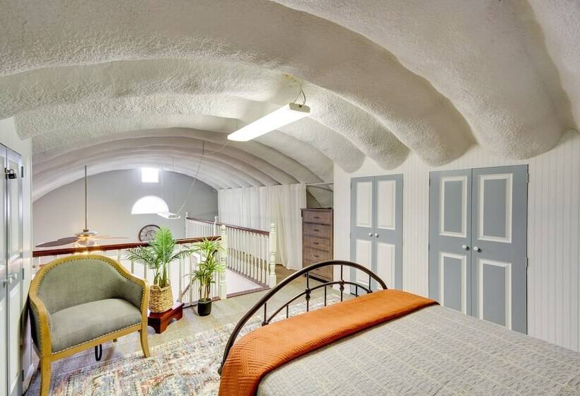 Charming Bay St Louis Home: Deck, On Canal!