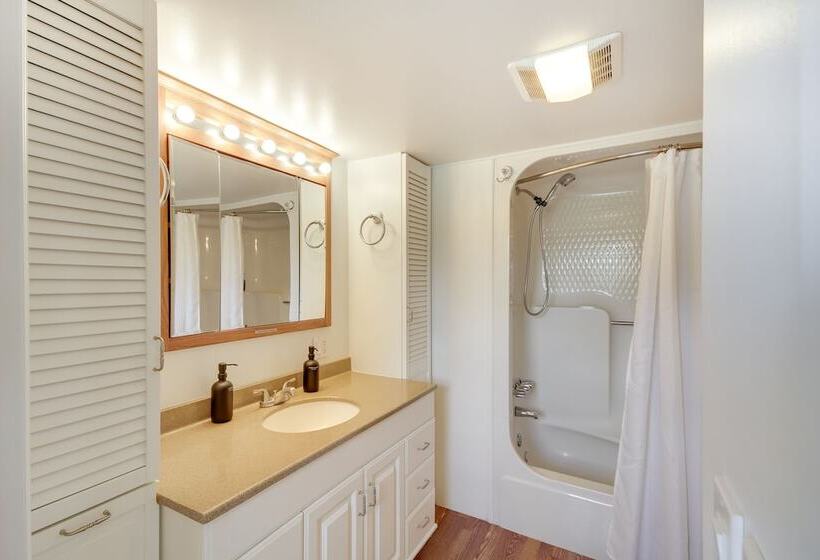 Charming Bay St Louis Home: Deck, On Canal!