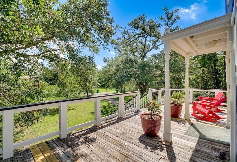 Charming Bay St Louis Home: Deck, On Canal!