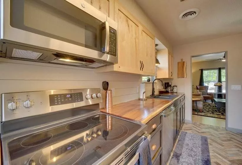 Clarkdale Home W/ Furnished Deck  Half Mi To Dtwn!