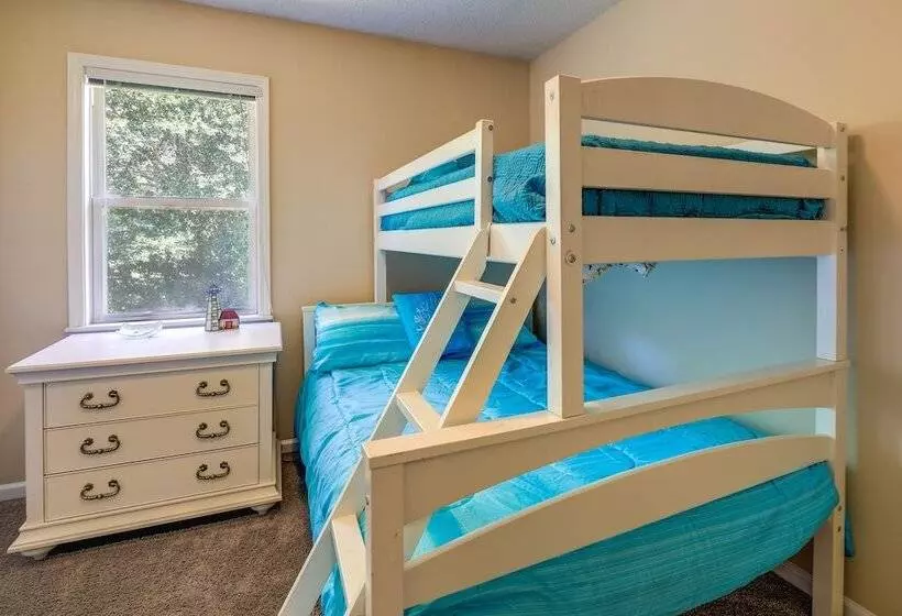 Charming Emerald Isle Escape < 1 Mi To Beach!