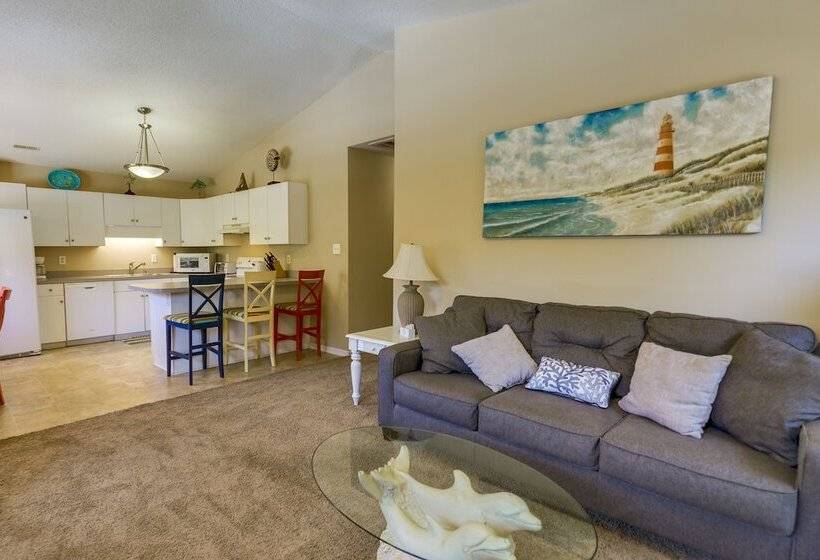 Charming Emerald Isle Escape < 1 Mi To Beach!