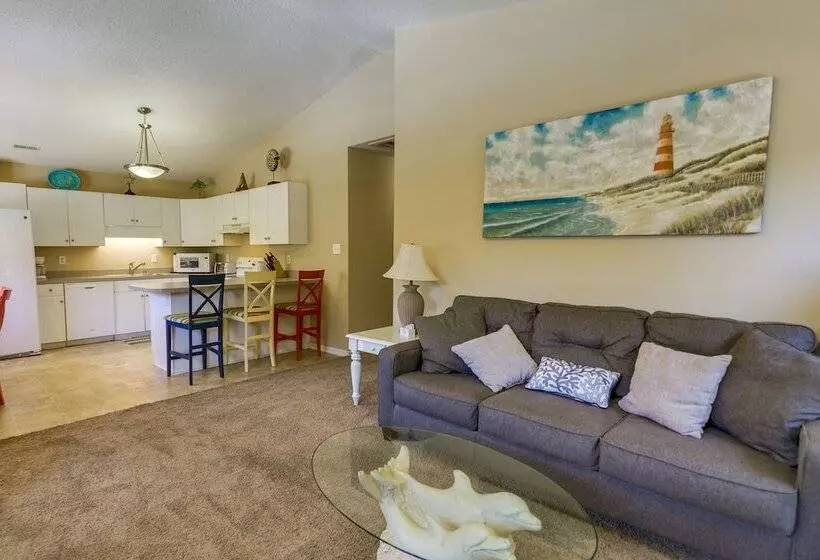 Charming Emerald Isle Escape < 1 Mi To Beach!