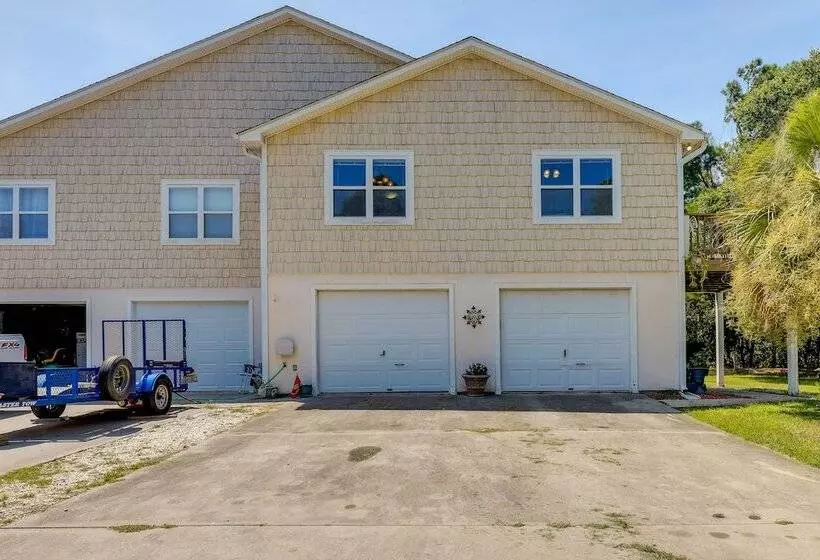 Charming Emerald Isle Escape < 1 Mi To Beach!