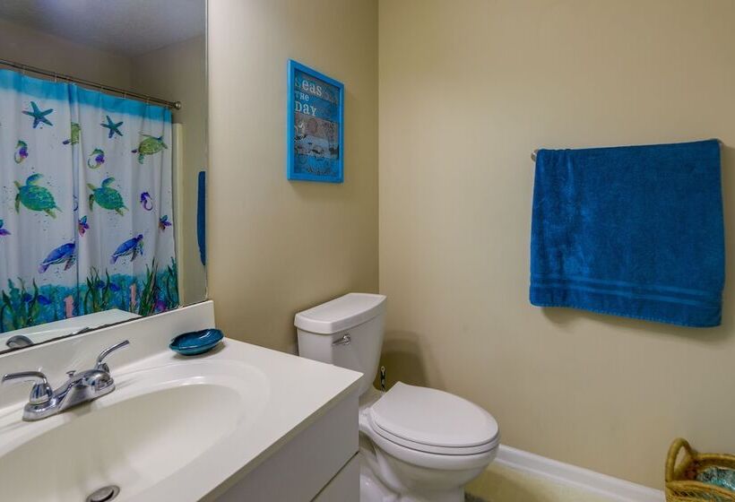 Charming Emerald Isle Escape < 1 Mi To Beach!