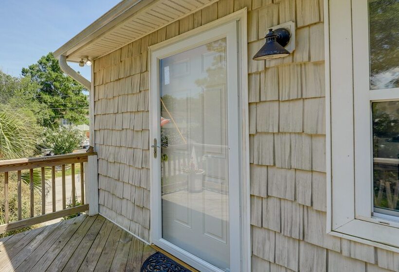 Charming Emerald Isle Escape < 1 Mi To Beach!