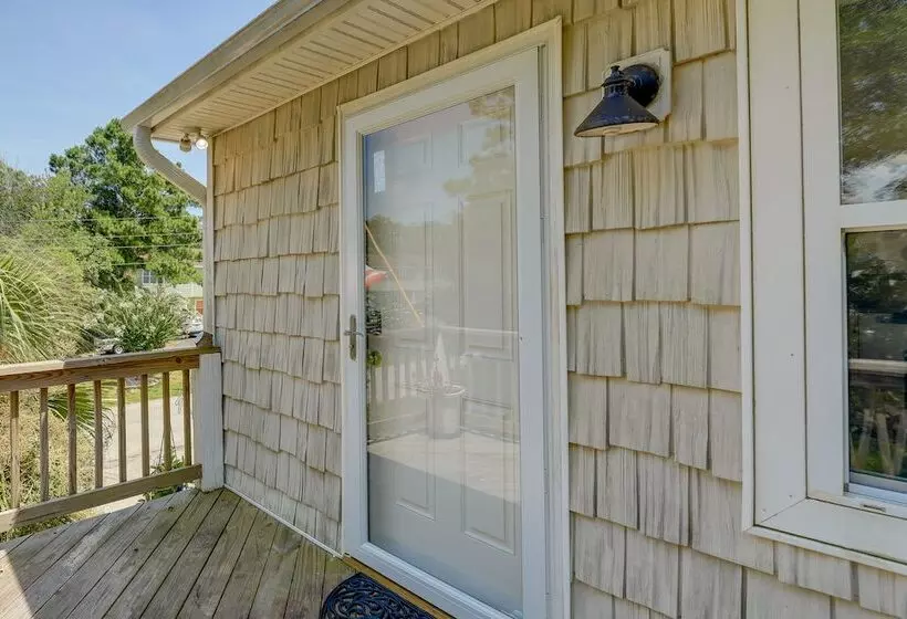 Charming Emerald Isle Escape < 1 Mi To Beach!