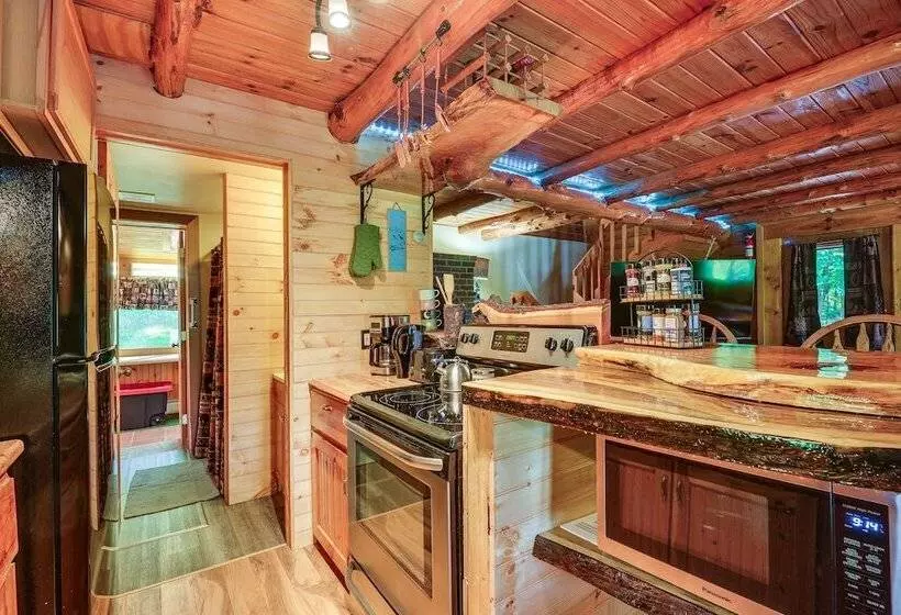 Charming Wellesley Island Cabin Near State Parks