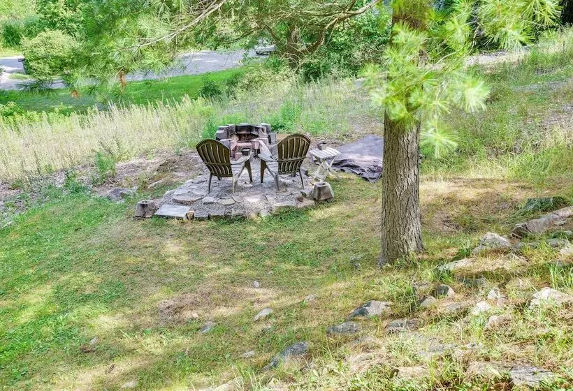 Charming Wellesley Island Cabin Near State Parks