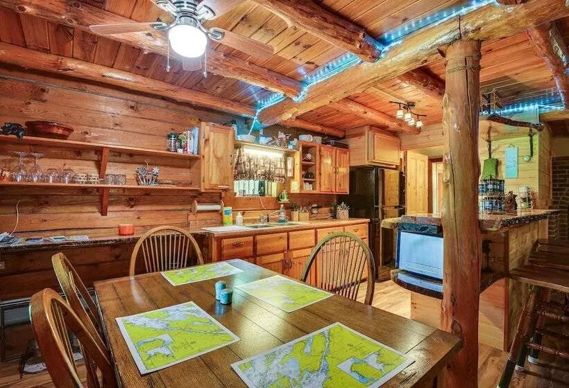 Charming Wellesley Island Cabin Near State Parks