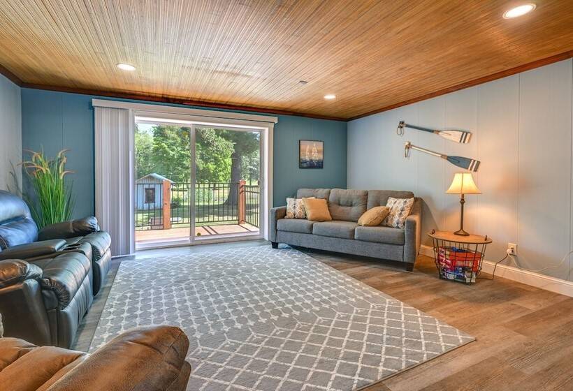 Chippewa Falls Retreat On Lake Wissota W/ 2 Decks!