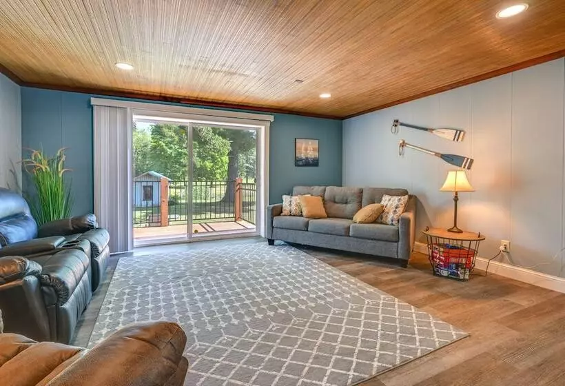 Chippewa Falls Retreat On Lake Wissota W/ 2 Decks!