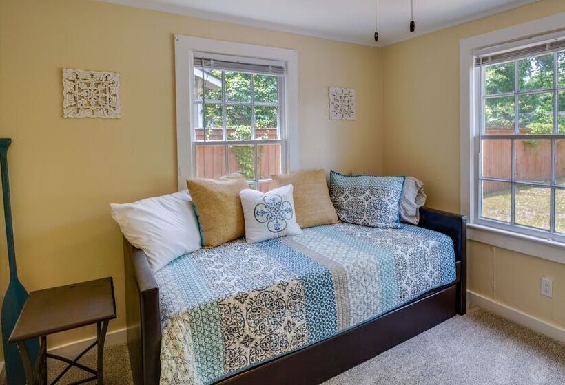 Cozy 3 Oaks Cottage In Gulfport: Close To Beach!