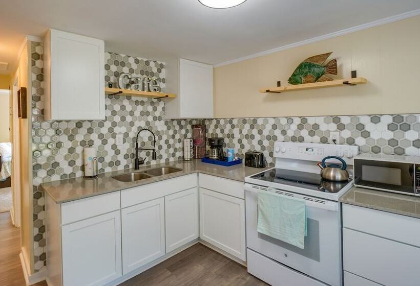 Cozy 3 Oaks Cottage In Gulfport: Close To Beach!