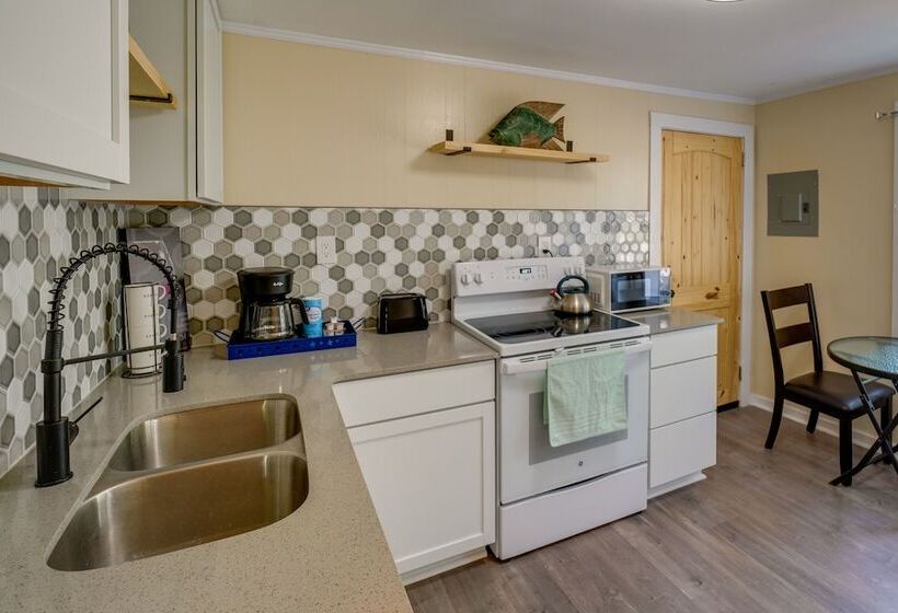 Cozy 3 Oaks Cottage In Gulfport: Close To Beach!