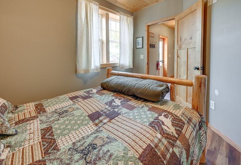 Cozy Lake Wissota Escape W/ Community Dock!