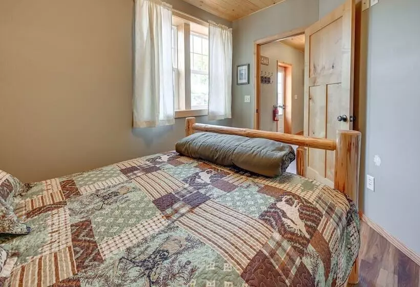 Cozy Lake Wissota Escape W/ Community Dock!