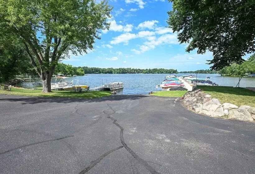 Cozy Lake Wissota Escape W/ Community Dock!