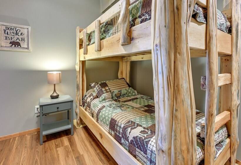 Cozy Lake Wissota Escape W/ Community Dock!