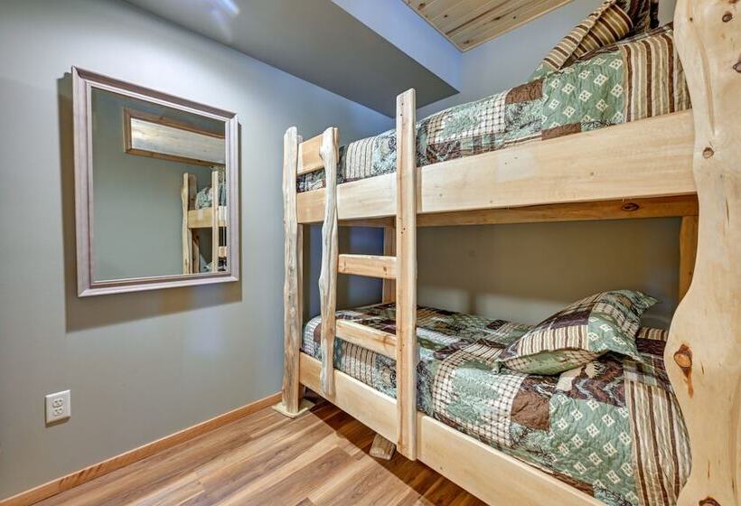 Cozy Lake Wissota Escape W/ Community Dock!