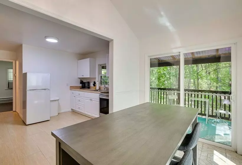 Creekside Hudson Valley Retreat ~ 4 Mi To Winery!