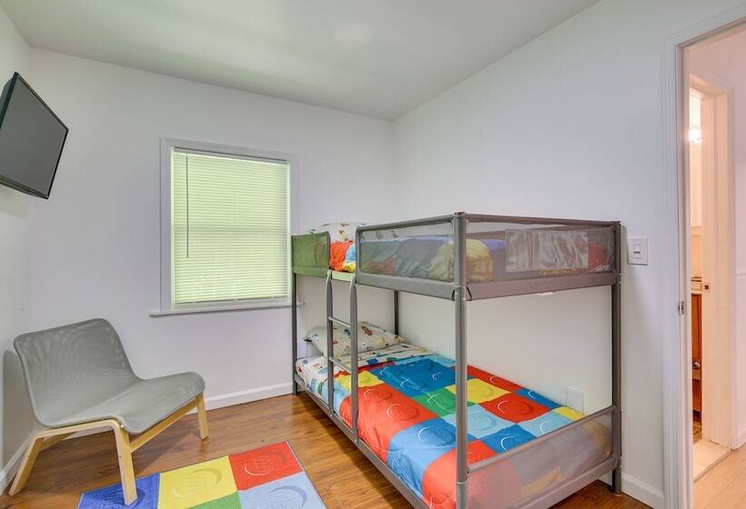 Creekside Hudson Valley Retreat ~ 4 Mi To Winery!