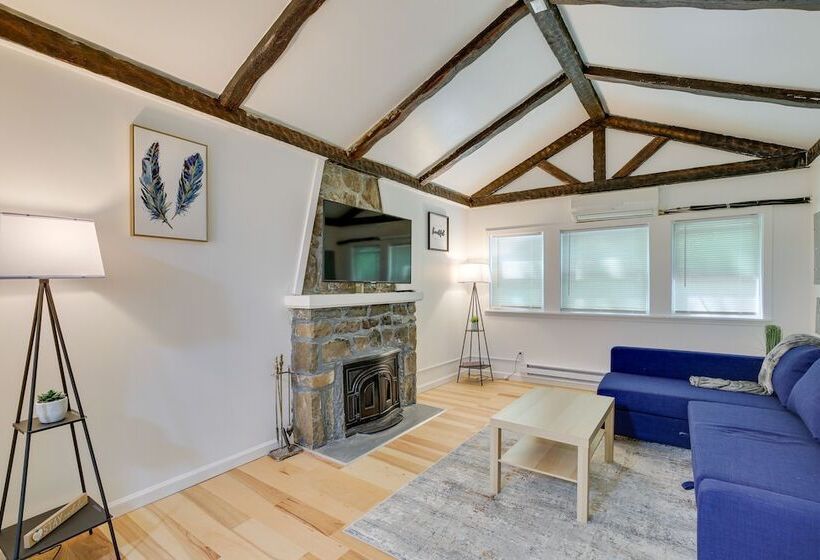 Creekside Hudson Valley Retreat ~ 4 Mi To Winery!