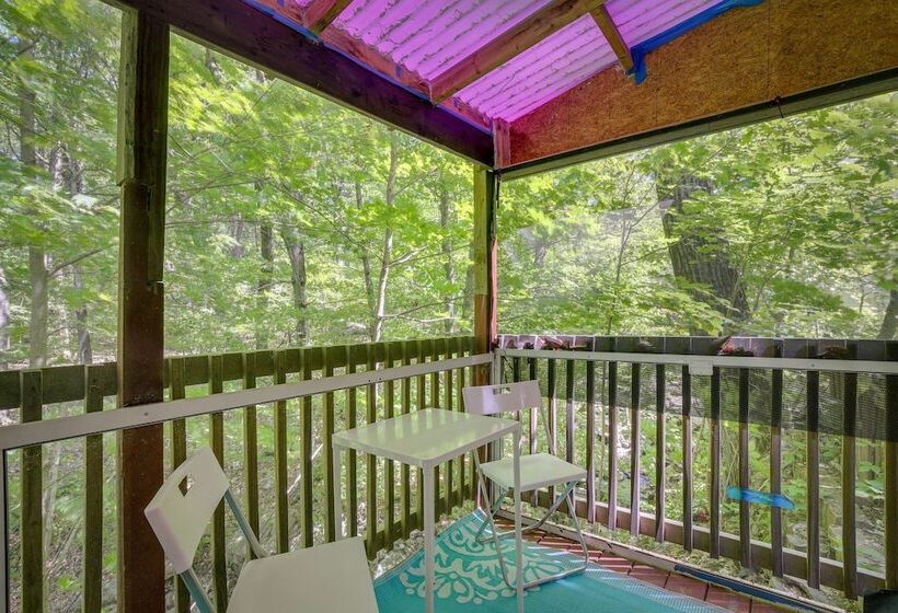 Creekside Hudson Valley Retreat ~ 4 Mi To Winery!