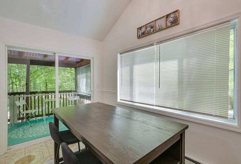 Creekside Hudson Valley Retreat ~ 4 Mi To Winery!