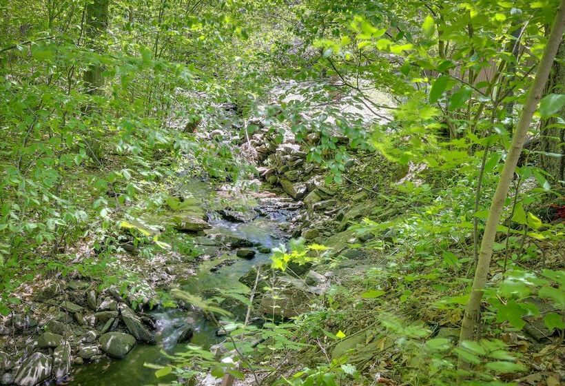Creekside Hudson Valley Retreat ~ 4 Mi To Winery!
