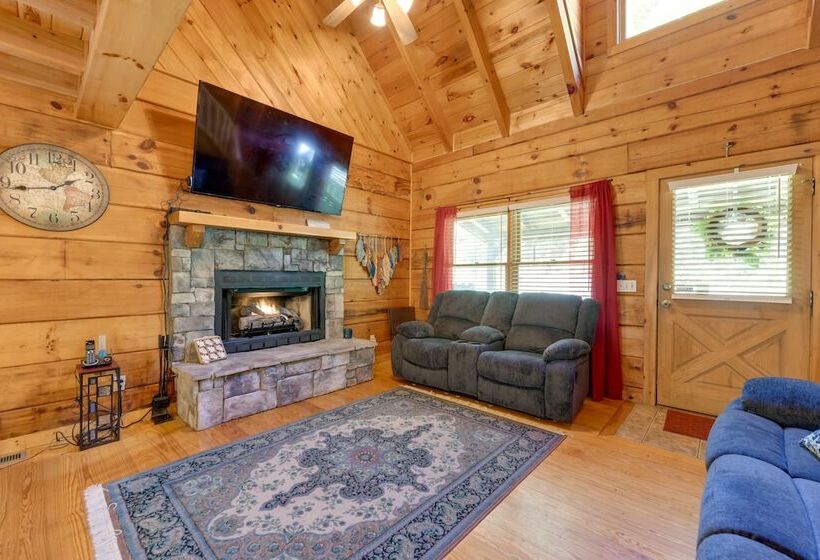 Cabin W/ Hot Tub + Fishing Pond In Del Rio!