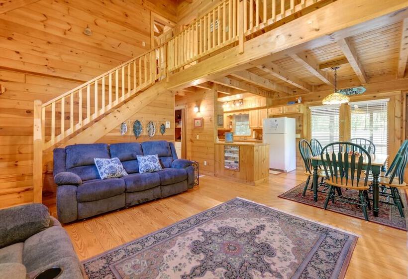 Cabin W/ Hot Tub + Fishing Pond In Del Rio!