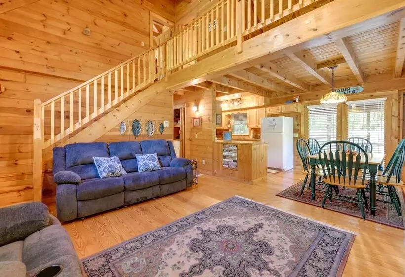 Cabin W/ Hot Tub + Fishing Pond In Del Rio!