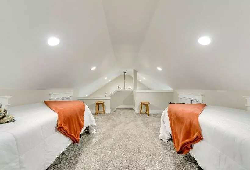 Egin Lakes Dunes Access Home W/ Private Yard!