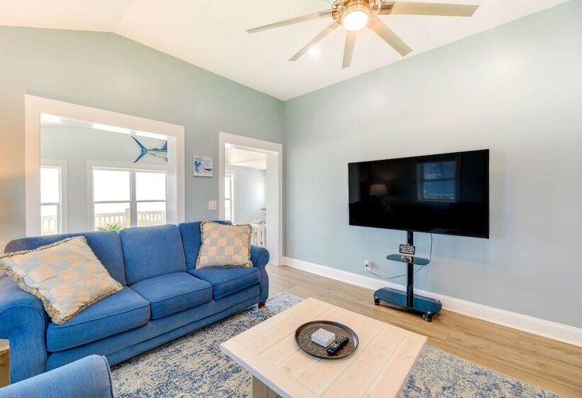 Emerald Isle Retreat   Steps Away From Beach!