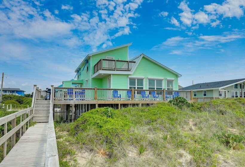 Emerald Isle Retreat   Steps Away From Beach!