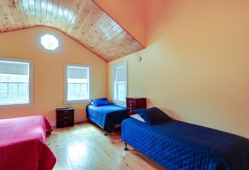 Enchanting Retreat In Prospect Harbor