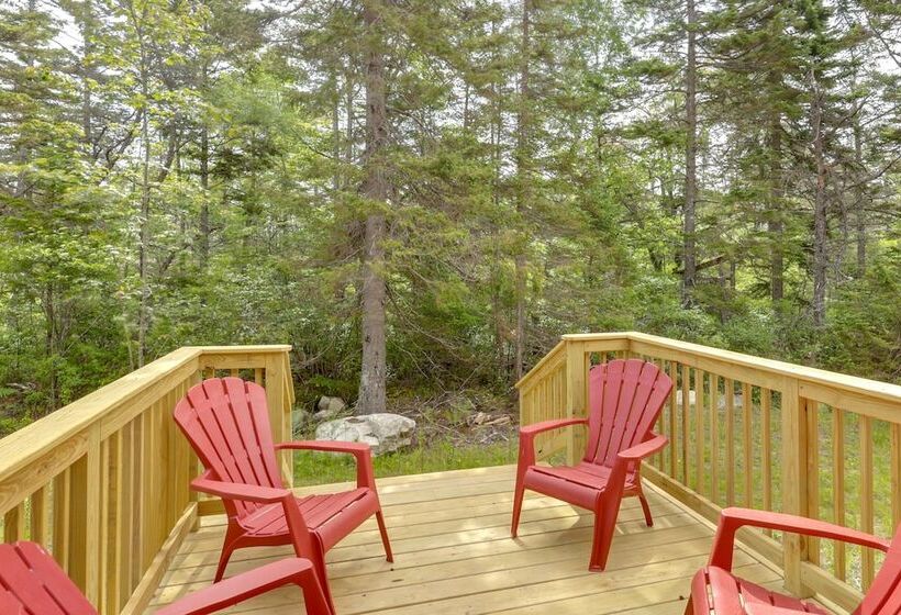 Enchanting Retreat In Prospect Harbor