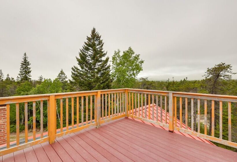 Enchanting Retreat In Prospect Harbor