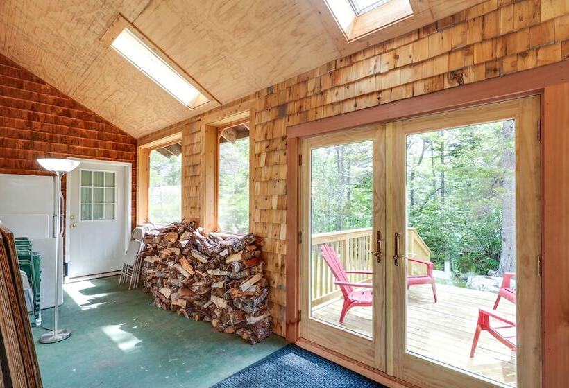 Enchanting Retreat In Prospect Harbor